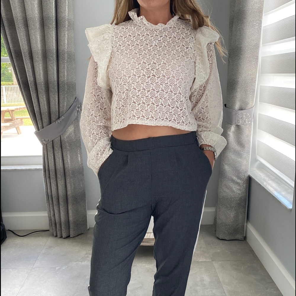 Zara Lace Cream Crop Top - Picture 2 of 15